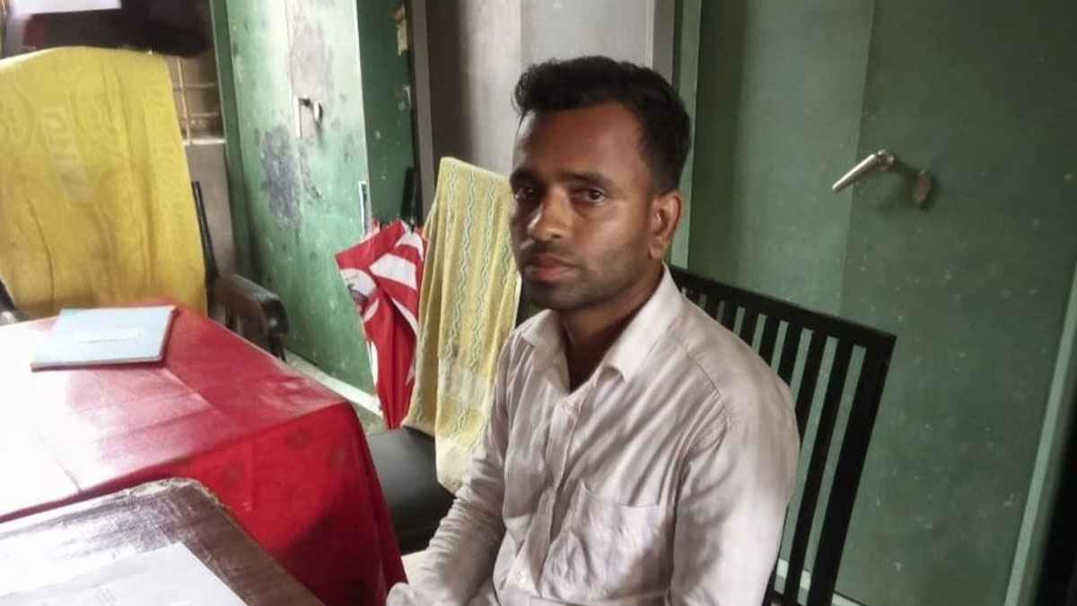 বরফ ভর্তি বোতলের আঘাতে অজ্ঞান স্কুলছাত্র, অভিযুক্ত গ্রেফতার