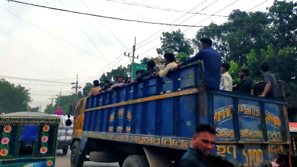 শেকড়ের টানে গ্রামে ফেরা, চাঁপাইনবাবগঞ্জে উৎসবের আমেজ