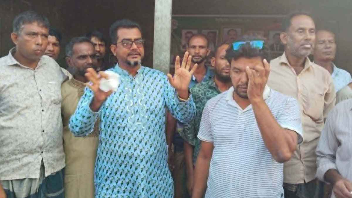 লালমোহনে রাজনৈতিক প্রভাব খাটিয়ে জমি দখলের অভিযোগ
