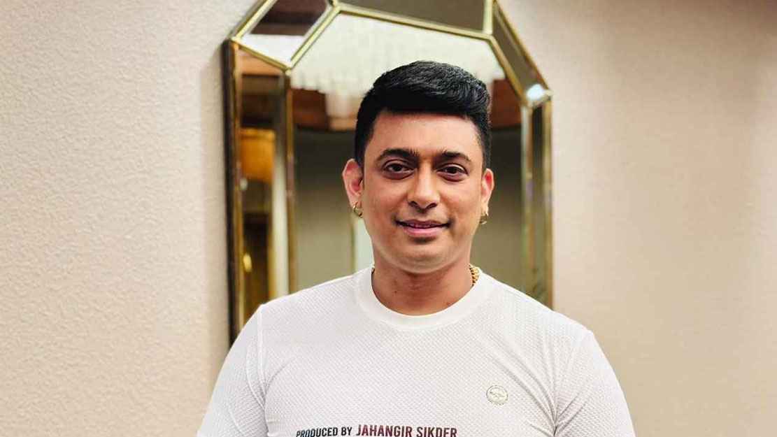 আগুন ধরে গিয়েছিল, একটুর জন্য প্রাণে বেঁচে গেছি: জায়েদ খান 