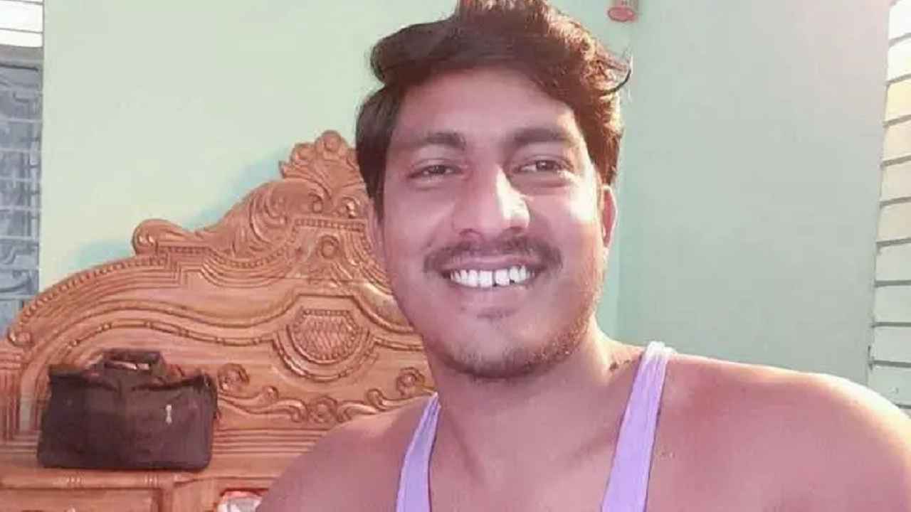 সাবেক স্ত্রীর অন্তরঙ্গ মুহূর্ত অনলাইনে, মামলার পর যুবদল নেতার হয়রানি