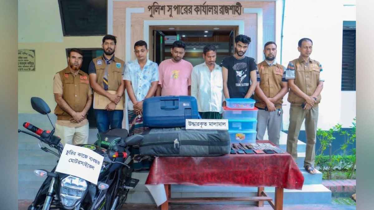 ফিল্মি স্টাইলে ক্রিকেটারদের লাগেজ চুরি, গ্রেফতার ৪