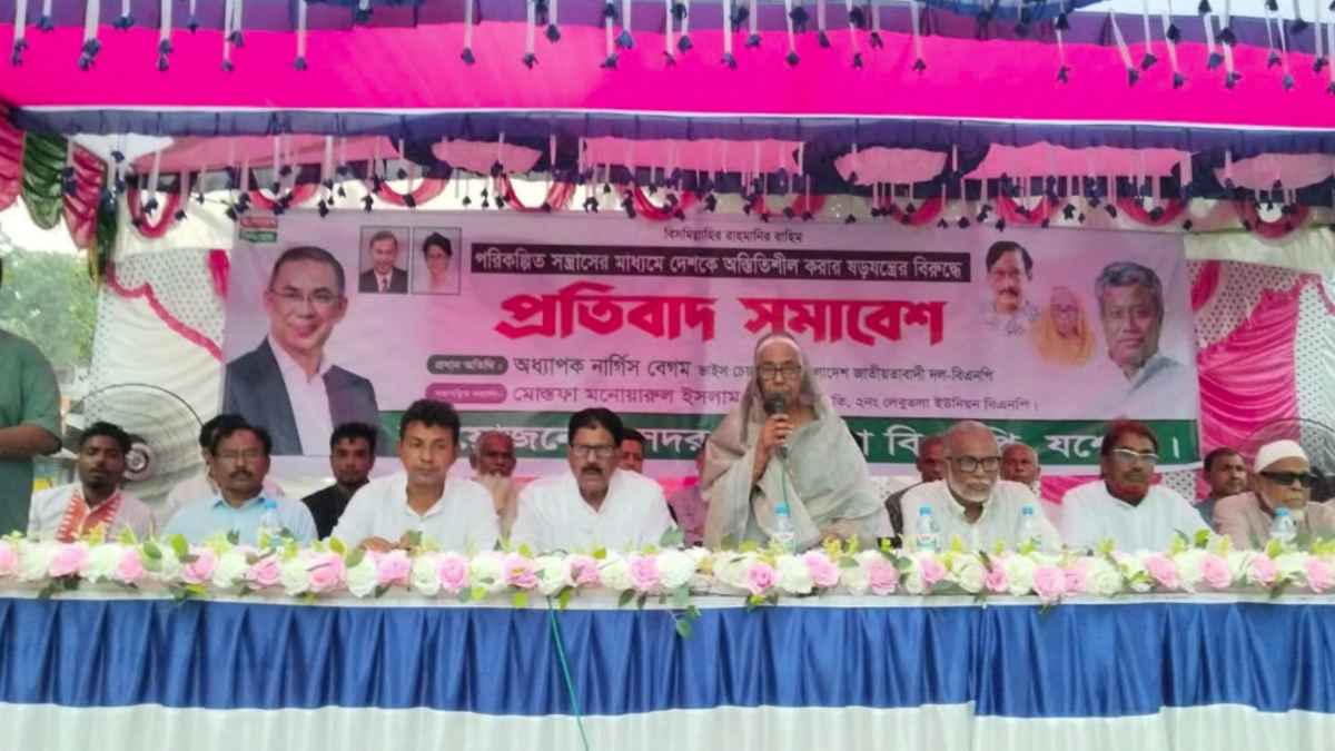 ‘গর্তে লুকিয়ে থাকা আওয়ামী লীগ ও গুপ্তদের বিরুদ্ধেও সতর্ক থাকতে হবে’