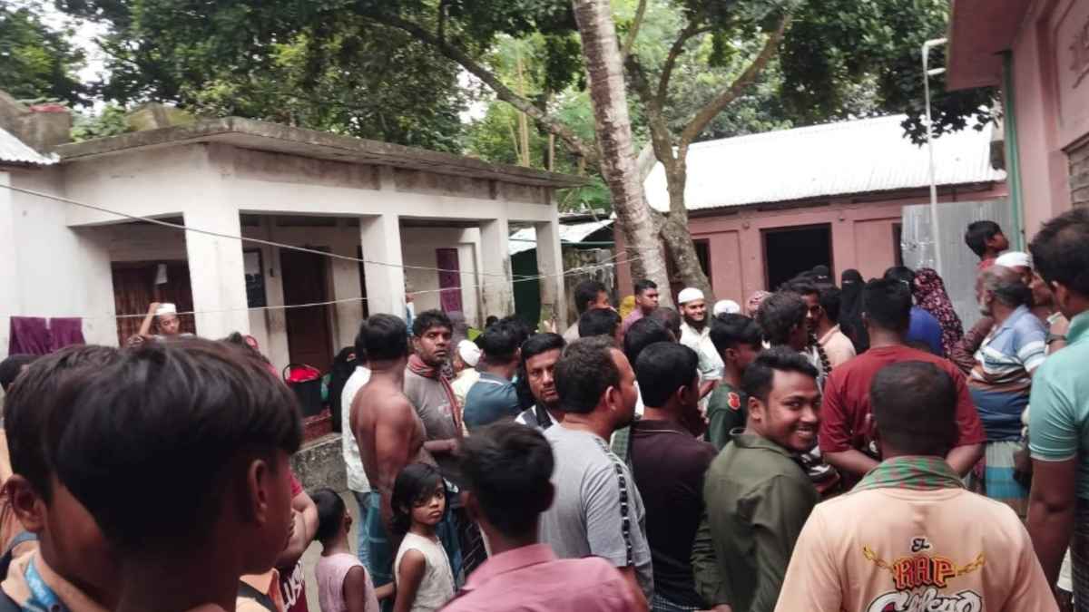 শিক্ষার্থীকে বলাৎকারের অভিযোগে তুলকালাম, মাদরাসাশিক্ষক আটক