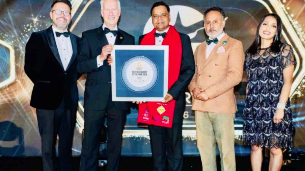 যুক্তরাজ্যের মর্যাদাপূর্ণ ‘কারি লাইফ অ্যাওয়ার্ড’ পেলেন নরসিংদীর রাকিব