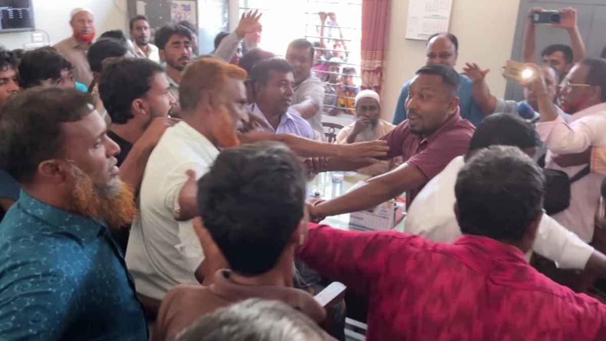 ছাত্রীকে অনাকাঙ্ক্ষিত স্পর্শের অভিযোগ, ধর্মীয় শিক্ষক সাময়িক বরখাস্ত