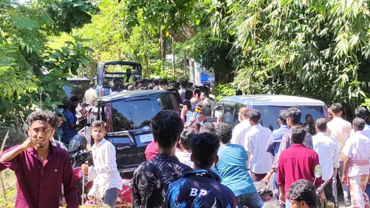 প্রতিমন্ত্রী শাহে আলমের অনুষ্ঠানে ছাত্রদলের হাতাহাতি