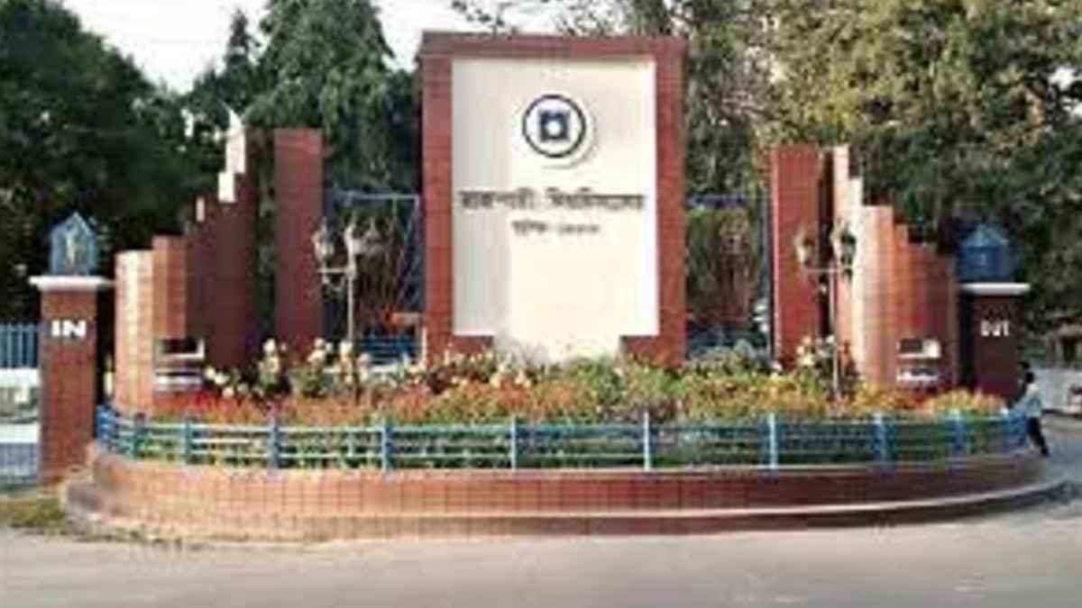রাবি শিক্ষার্থী দীপার পড়াশোনার দায়িত্ব নেওয়ার আশ্বাস ভিসির
