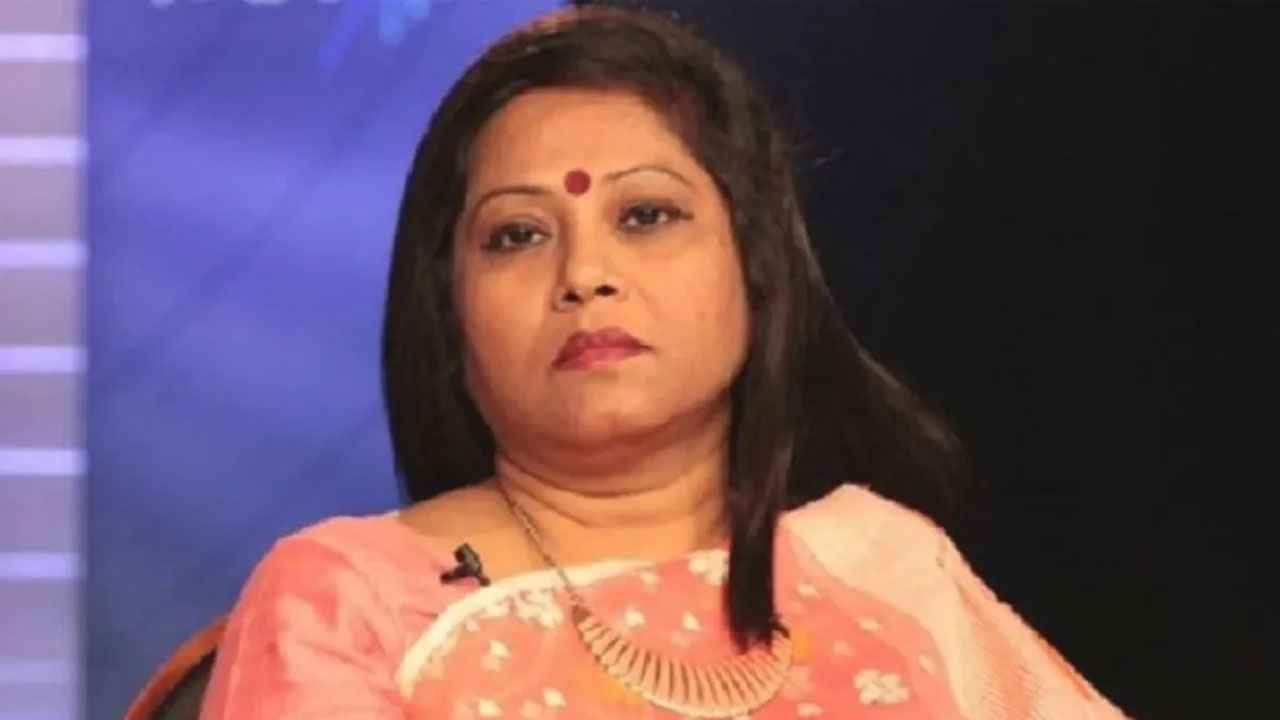 ঢাবি শিক্ষক জিনাত হুদা সাময়িক বরখাস্ত