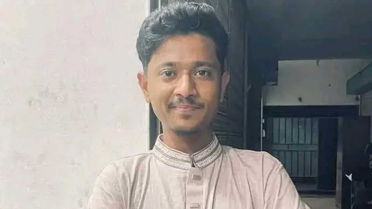 নেত্রকোনার দুর্গাপুরে সাংবাদিক আলিফ ফকিরের হত্যায় গ্রেফতার পুলিশ হত্যা মামলার আসামি অপূর্ব (৩০)।