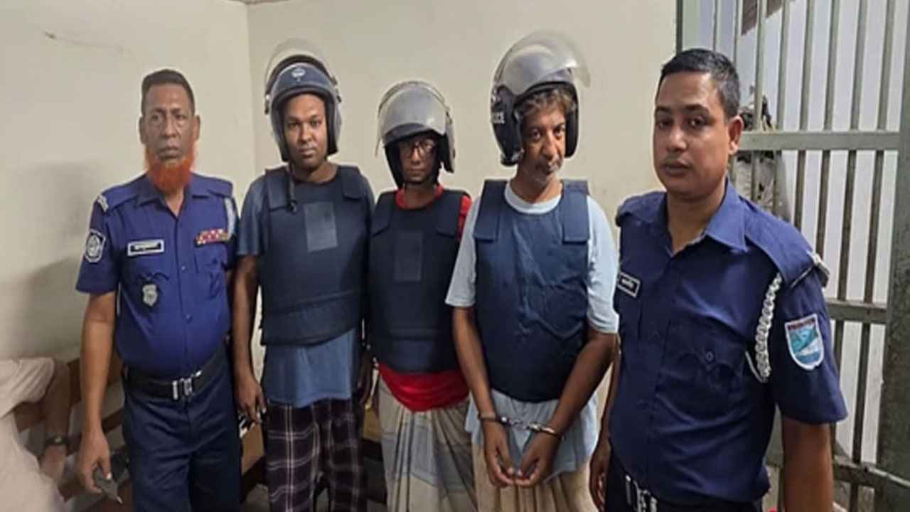 আইভির জামিন শুনানি ঘিরে উত্তেজনা, ২ উদীচী নেতার মুক্তির দাবিতে বিক্ষোভ