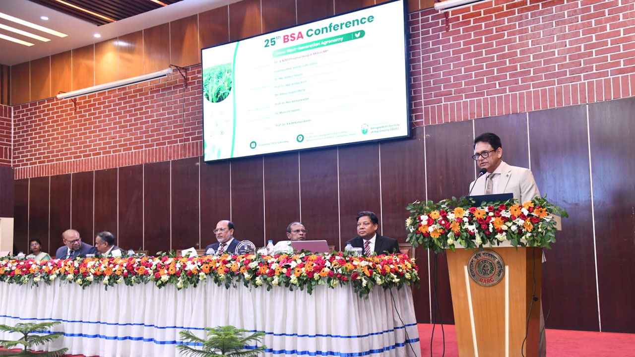 ‘কৃষি বিশ্ববিদ্যালয় শুধু ডিগ্রি প্রদানকারী প্রতিষ্ঠান হলে চলবে না’
