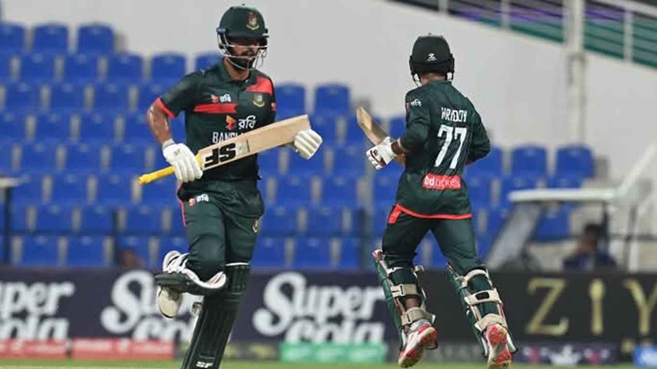 ৩৩ ওভারে থেমে গেল শান্ত-সৌম্যরা, জিম্বাবুয়ের কাছে হারল ৯৯ রানে