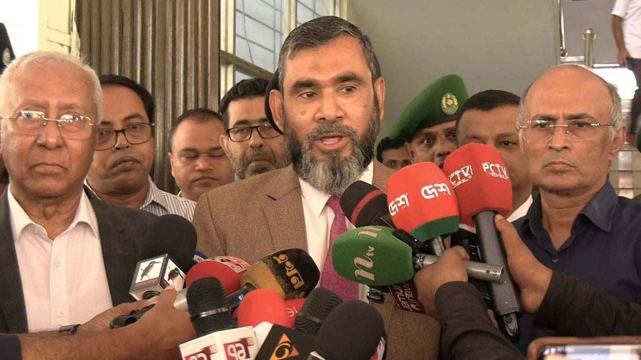‘ঠাকুরগাঁওয়ে নির্বাচনি পরিবেশ ভালো, সেনা মোতায়েনের প্রয়োজন হবে না’