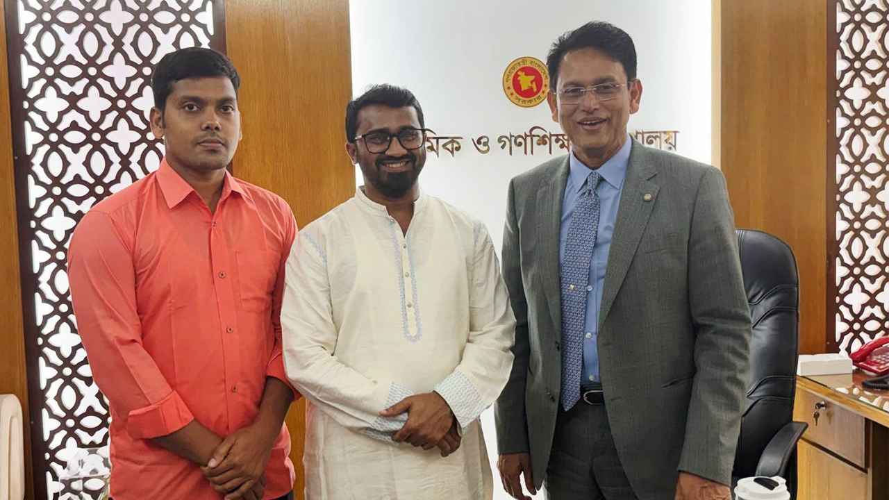 ভিটেমাটিহীনতার বাধা কাটল, প্রাথমিকে শিক্ষক হওয়ার পথ খুলল মিশন আচার্যের