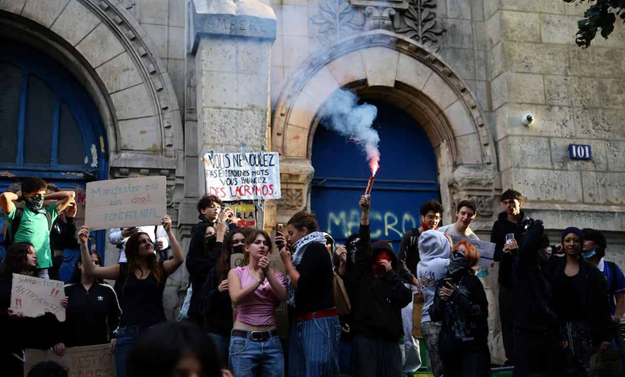 France_struggles_to_quell_school_protests