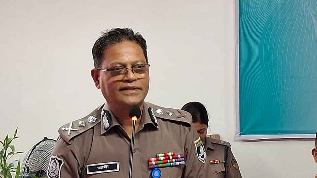 দুর্গাপূজায় সফল নিরাপত্তার জন্য পুলিশ সদস্যদের আইজিপির ধন্যবাদ