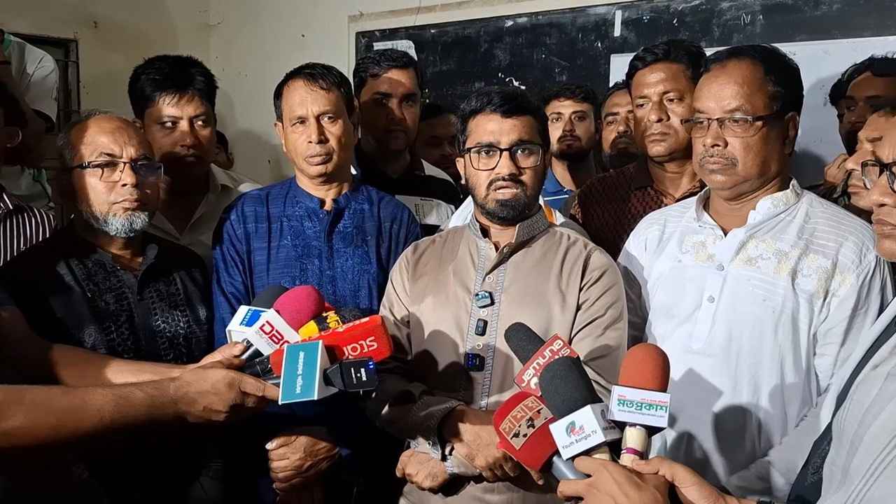 হাসিনা পালিয়ে গেছে, কোনো ডিসেম্বরেই আর ফিরবে না: রাশেদ খাঁন