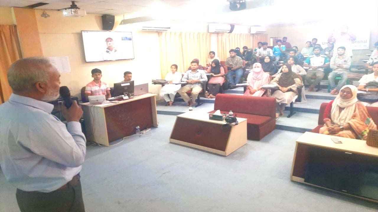 মুক্তিযুদ্ধের সত্য লাখো মানুষের রক্তে গড়া: হারুন হাবীব