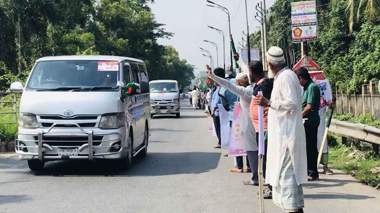 গোপালগঞ্জ অতিক্রম করল ১১ দলীয় জোটের লংমার্চ