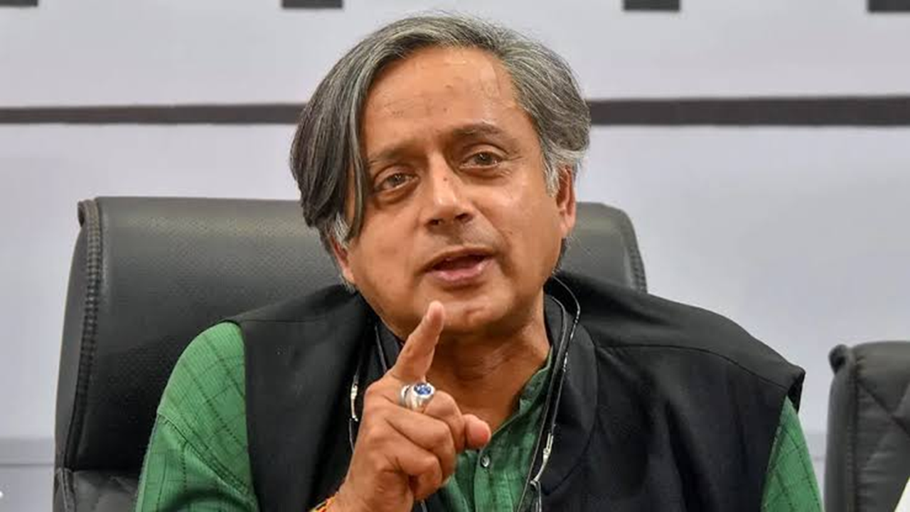 ‘ভারত বাংলাদেশ নয়’, সরকার পরিবর্তন প্রসঙ্গে শশী থারুর