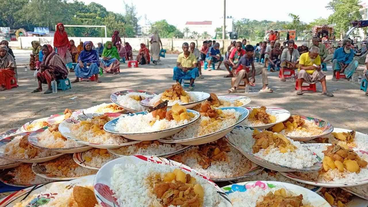 ছয় বছর ধরে শেরপুরের ক্ষুধার্ত মানুষের মুখে হাসি ফোটাচ্ছে নৃ ফাউন্ডেশন