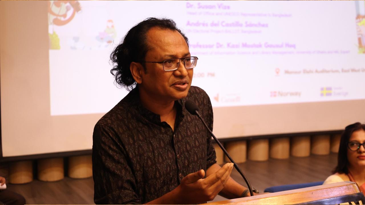 ইস্ট ওয়েস্ট ইউনিভার্সিটিতে বিশ্ব গণমাধ্যম ও তথ্য সাক্ষরতা সপ্তাহ ২০২৬ উপলক্ষে আয়োজিত জাতীয় সেমিনার ও পুরস্কার বিতরণী অনুষ্ঠানে প্রধানমন্ত্রীর তথ্য ও সম্প্রচার বিষয়ক উপদেষ্টা ড. জাহেদ উর রহমান।।