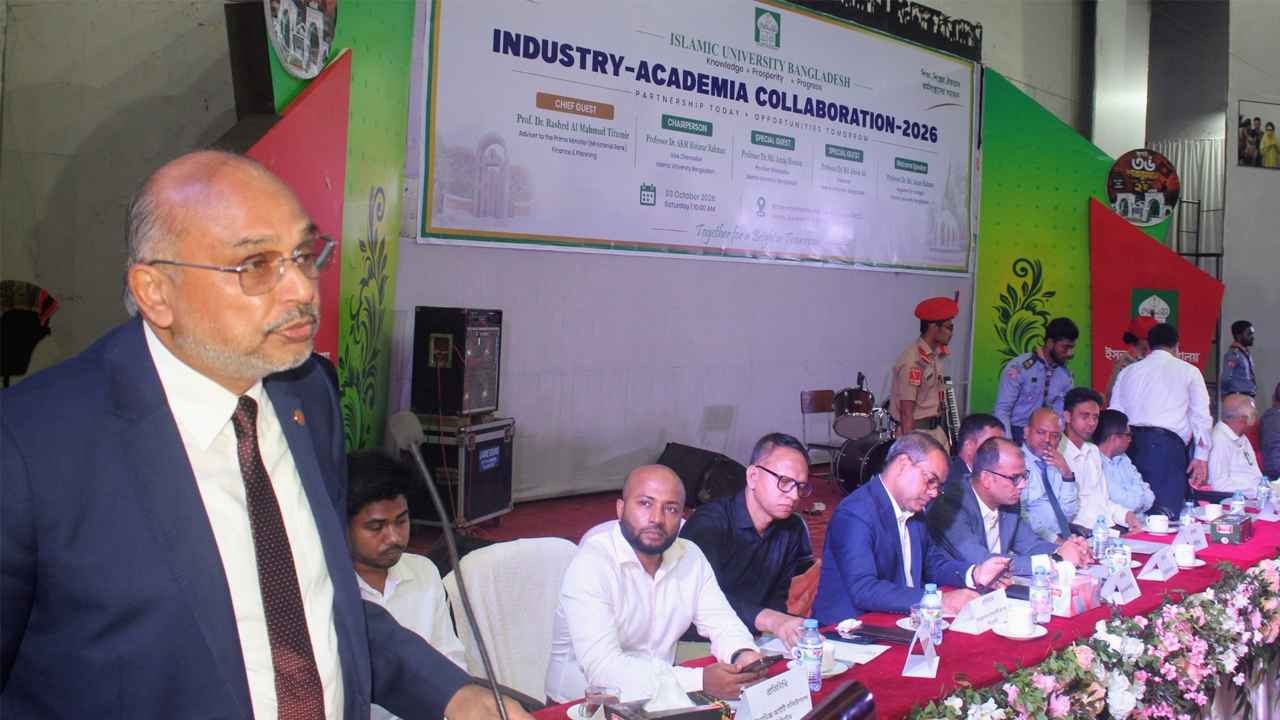 ফ্যাসিস্টরা অর্থনীতিকে ভঙ্গুর করে পালিয়েছে: প্রধানমন্ত্রীর উপদেষ্টা
