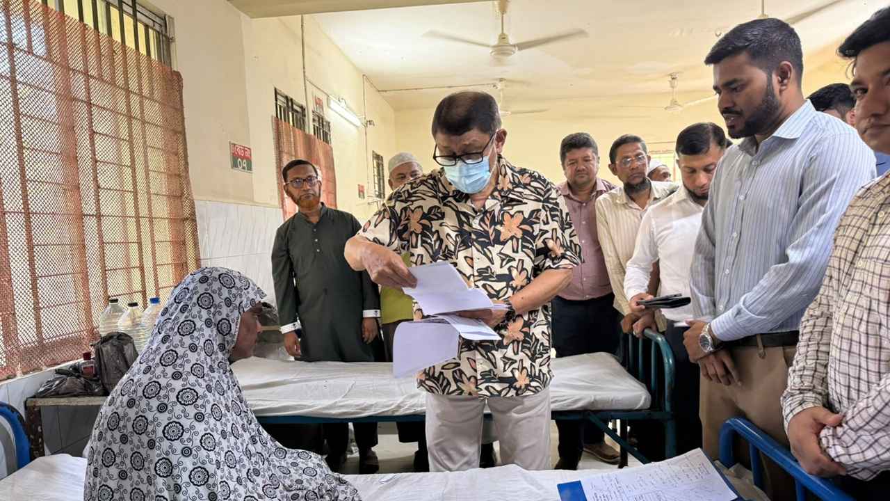 ‘রোগী পরিবহনের ভোগান্তি কমাতে অ্যাম্বুলেন্স পুল গঠনের পরিকল্পনা’
