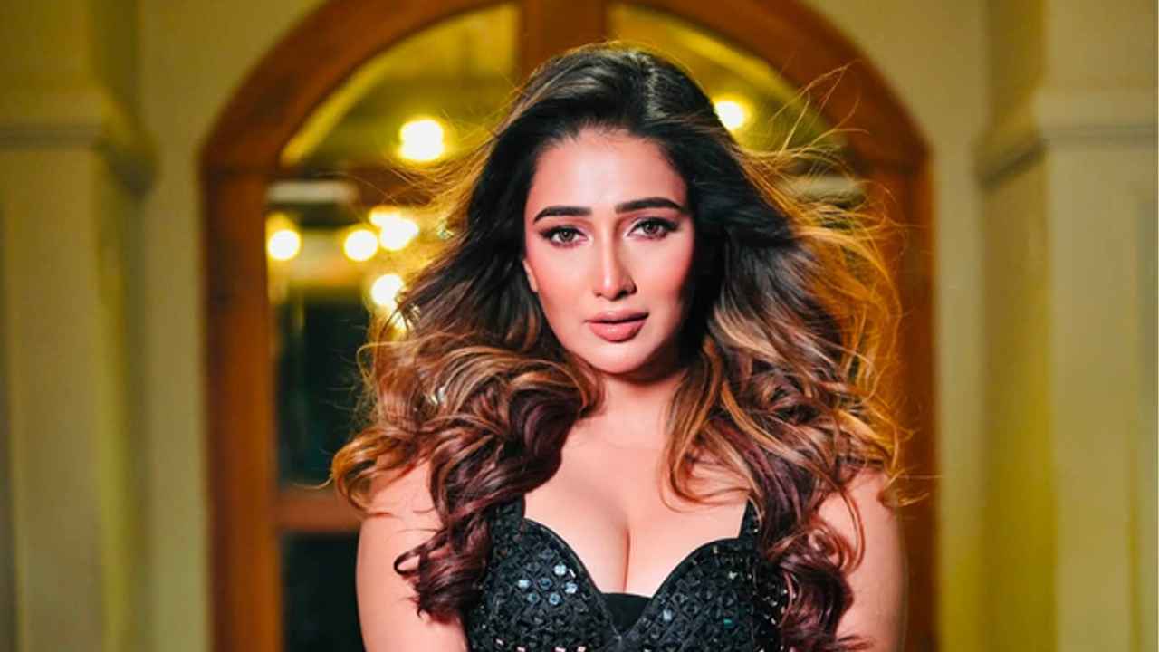 রাজনীতিতে আসাটা ভুল ছিল: সায়ন্তিকা