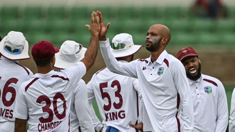 ৩৫ রানে ৫ উইকেট হারিয়ে ধুঁকছে বাংলাদেশ