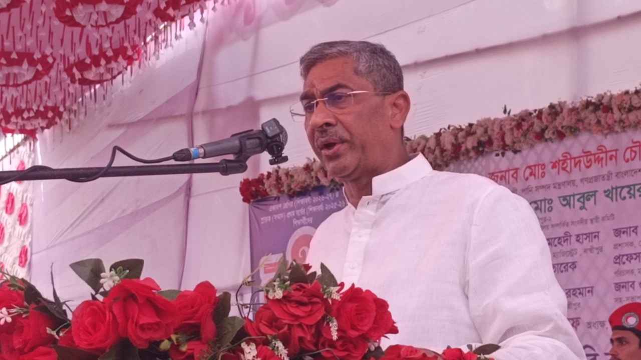‘শিক্ষাকে অগ্রাধিকার দিয়ে তরুণ প্রজন্মকে শক্তিশালী করতে চায় সরকার’