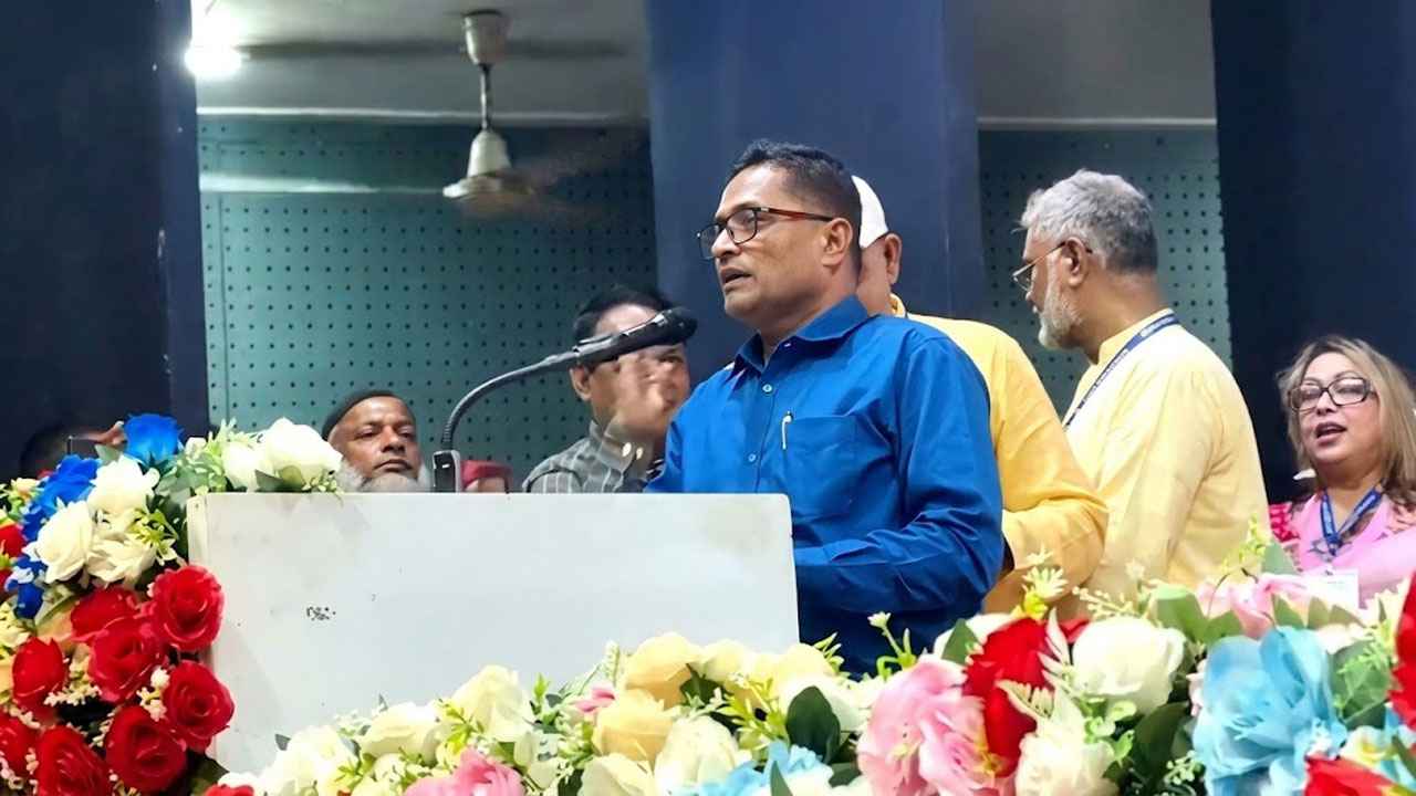 ‘সরকারি শিক্ষকরা দফতরে কাজ করতে পারলে এমপিওভুক্তরা নয় কেন’