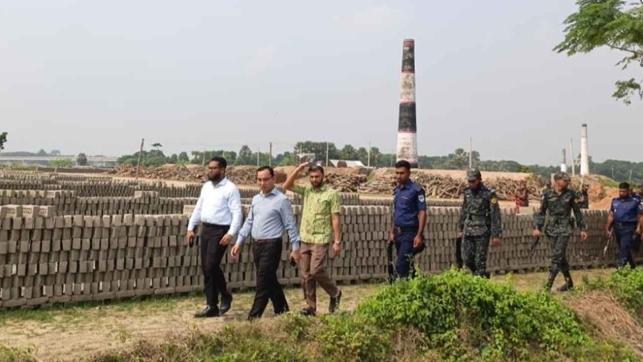 পরিবেশগত ছাড়পত্র না থাকায় মাগুরায় তিন ইট ভাটাকে ১৫ লক্ষ টাকা জরিমানা