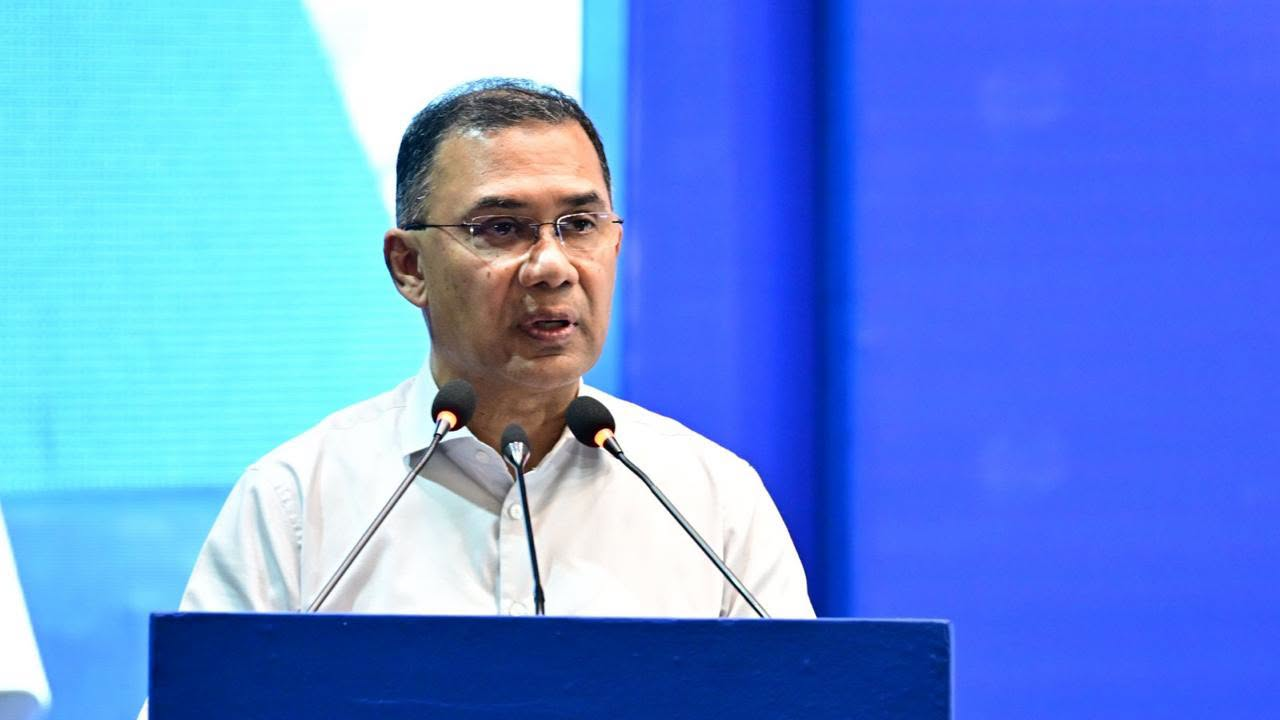 বেতন-অবসর ভাতার জন্য শিক্ষকদের অফিসে-অফিসে ঘুরতে হবে না: প্রধানমন্ত্রী
