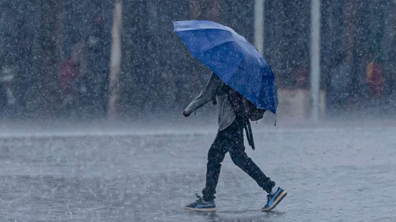 ২৪ ঘণ্টার মধ্যে পুরোপুরি বর্ষার বিদায়, কমবে রাতের তাপমাত্রা