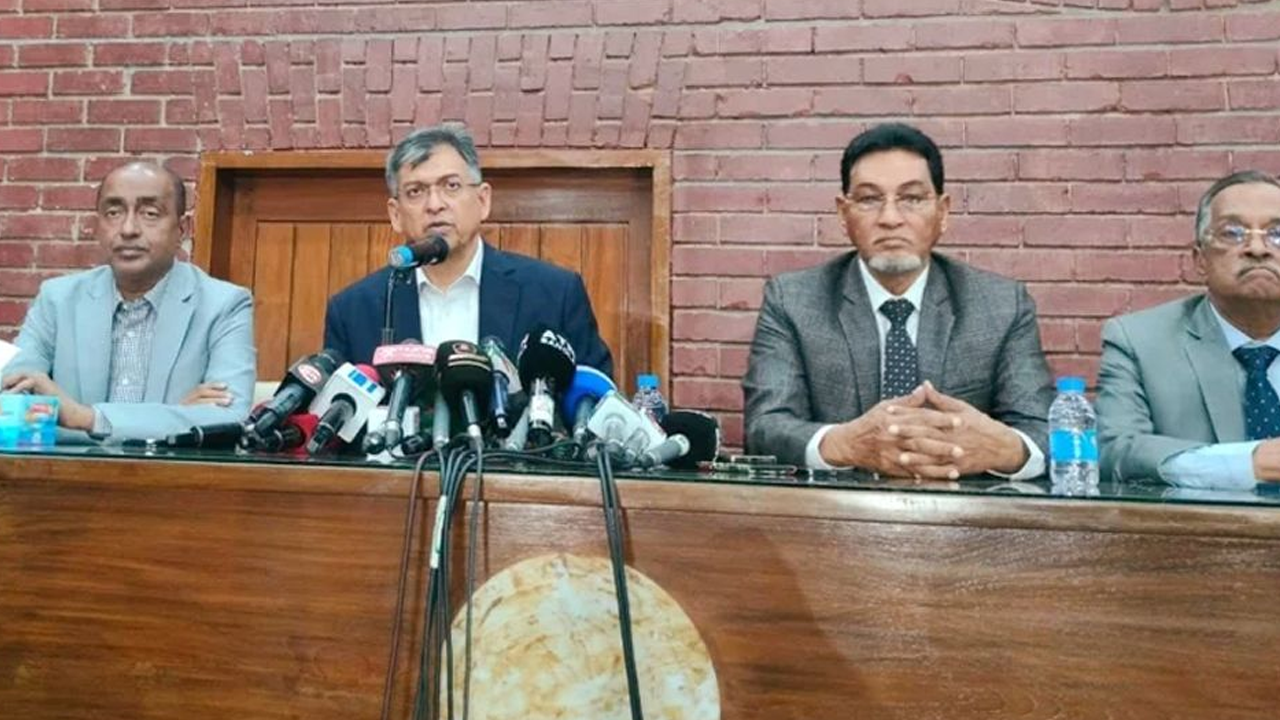সংবিধান সংশোধন সম্পর্কিত বিশেষ কমিটির ৯ম বৈঠক চলছে