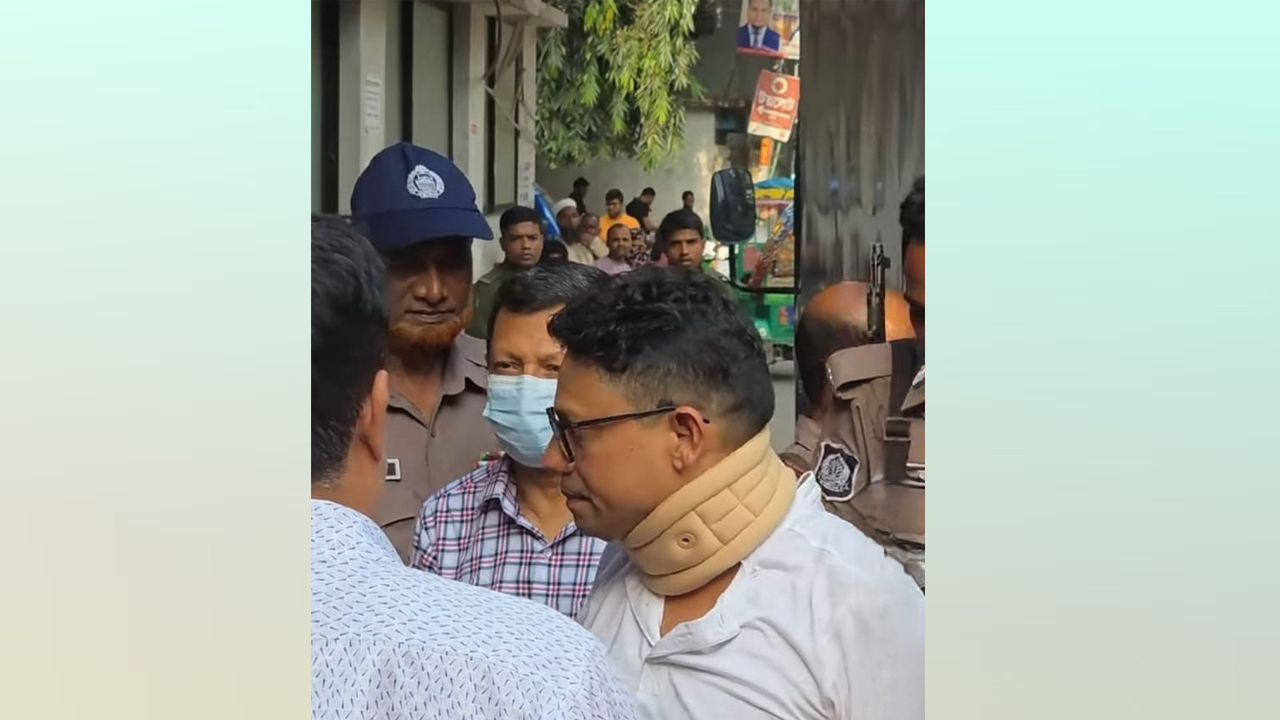 ঢাকা মেডিকেল কলেজ (ঢামেক) হাসপাতালে সাবেক তথ্য ও যোগাযোগপ্রযুক্তি (আইসিটি) প্রতিমন্ত্রী জুনায়েদ আহমেদ পলক (৪৬)। ছবি- ভিডিও থেকে নেওয়া