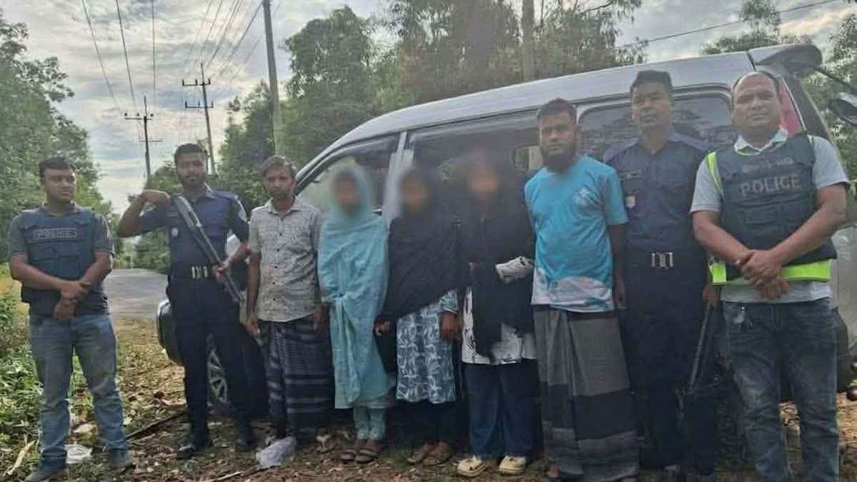 লামায় নিখোঁজ ৩ কিশোরী চট্টগ্রামে উদ্ধার, চার দিন পর ফিরল পরিবারের কাছে