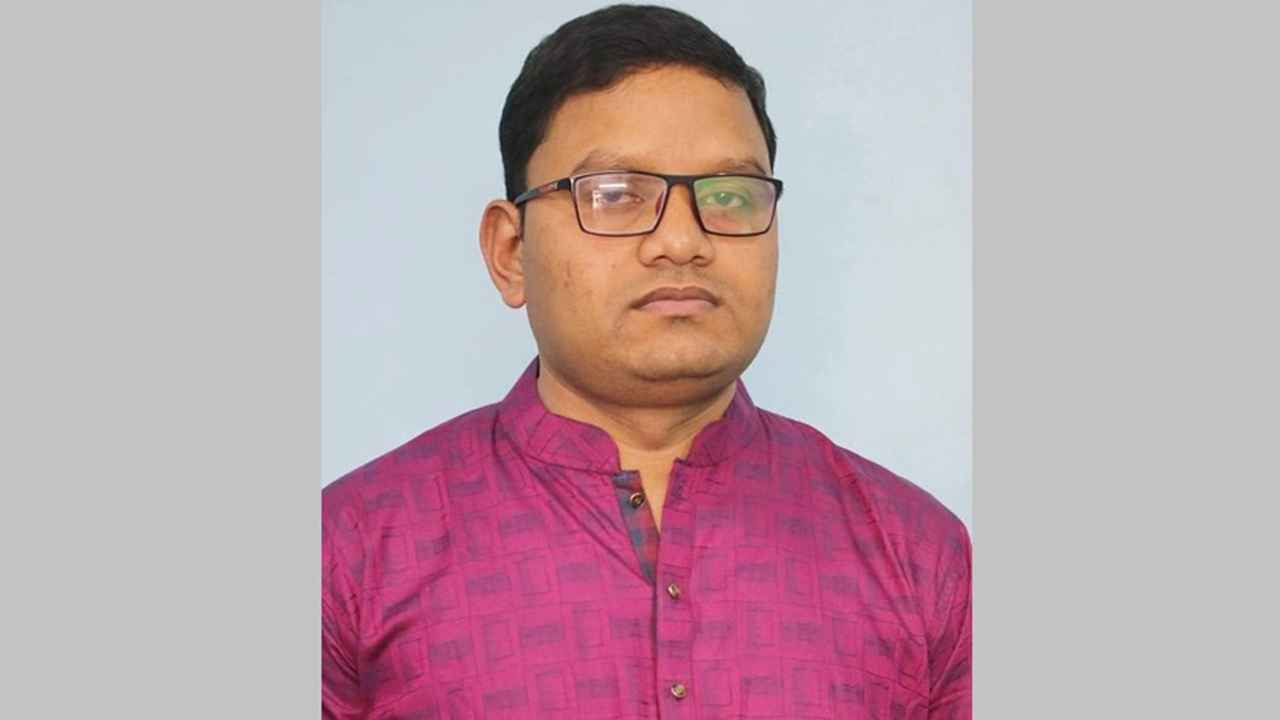 আগৈলঝাড়া উপজেলার সাবেক ভাইস চেয়ারম্যান সঞ্জয় গ্রেফতার