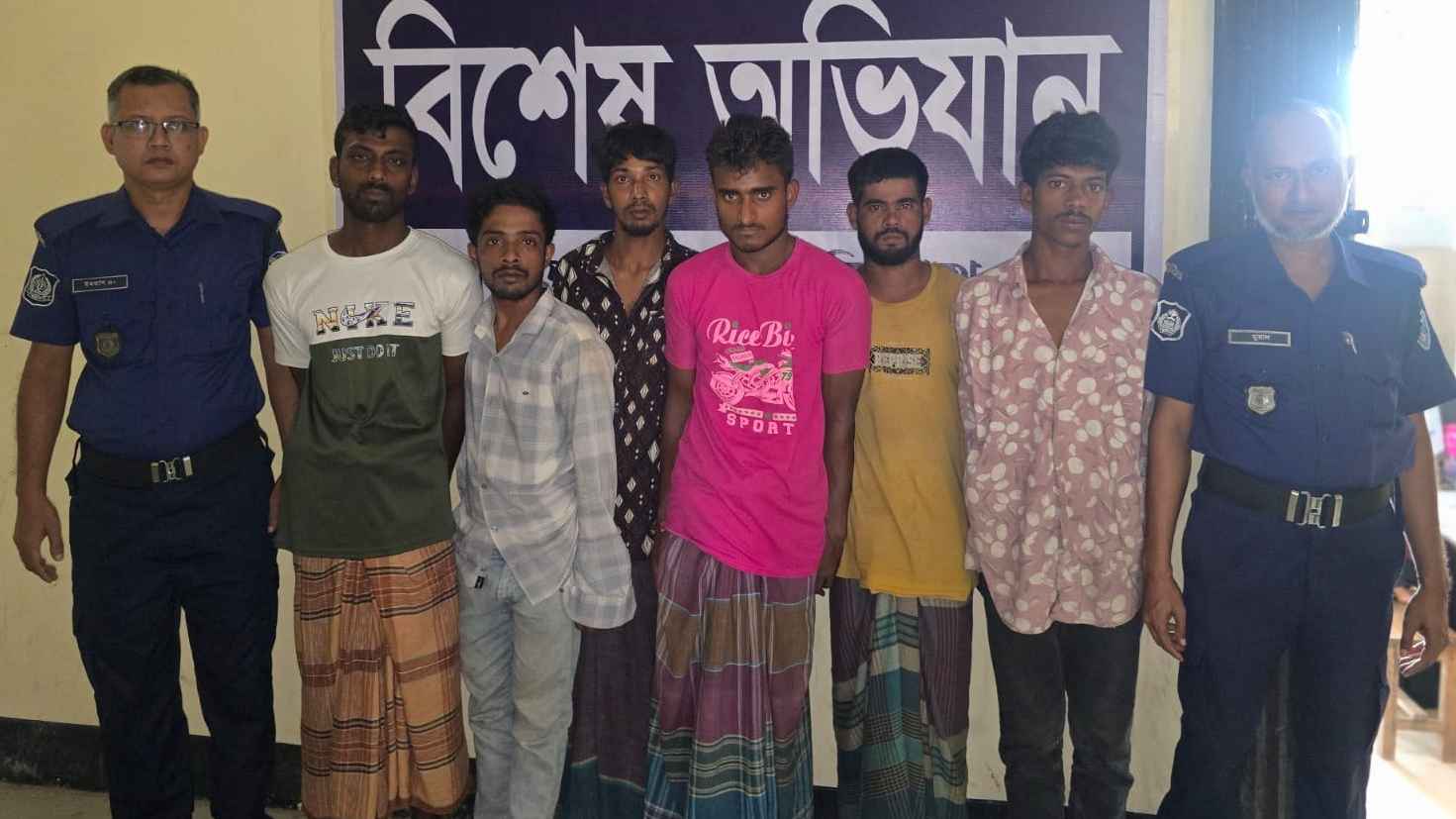 মিরসরাইয়ে পাঁচ মাদকসেবীর কারাদণ্ড, ওয়ারেন্টভুক্ত আসামি গ্রেফতার