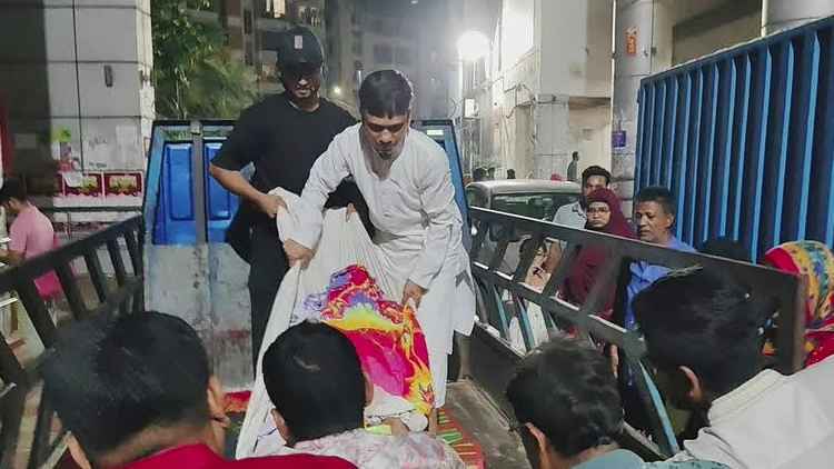 ঢাকা মেডিকেলে জনদুর্ভোগ