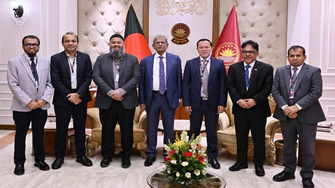 এত গ্র্যাজুয়েটের পরও বিদেশি কর্মী কেন, প্রশ্ন রাষ্ট্রপতির