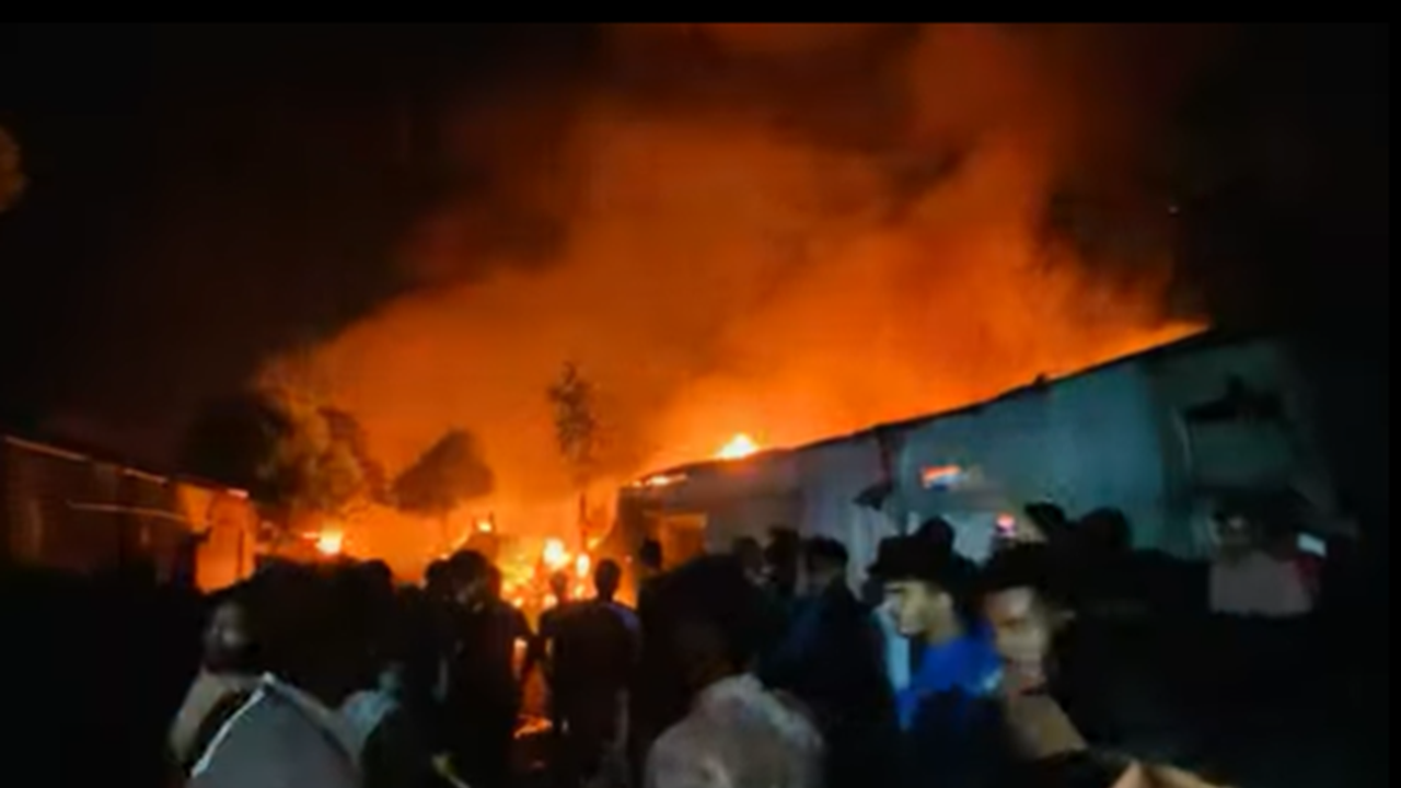 আশুলিয়ার ঝুটের গুদামের আগুন নিয়ন্ত্রণে