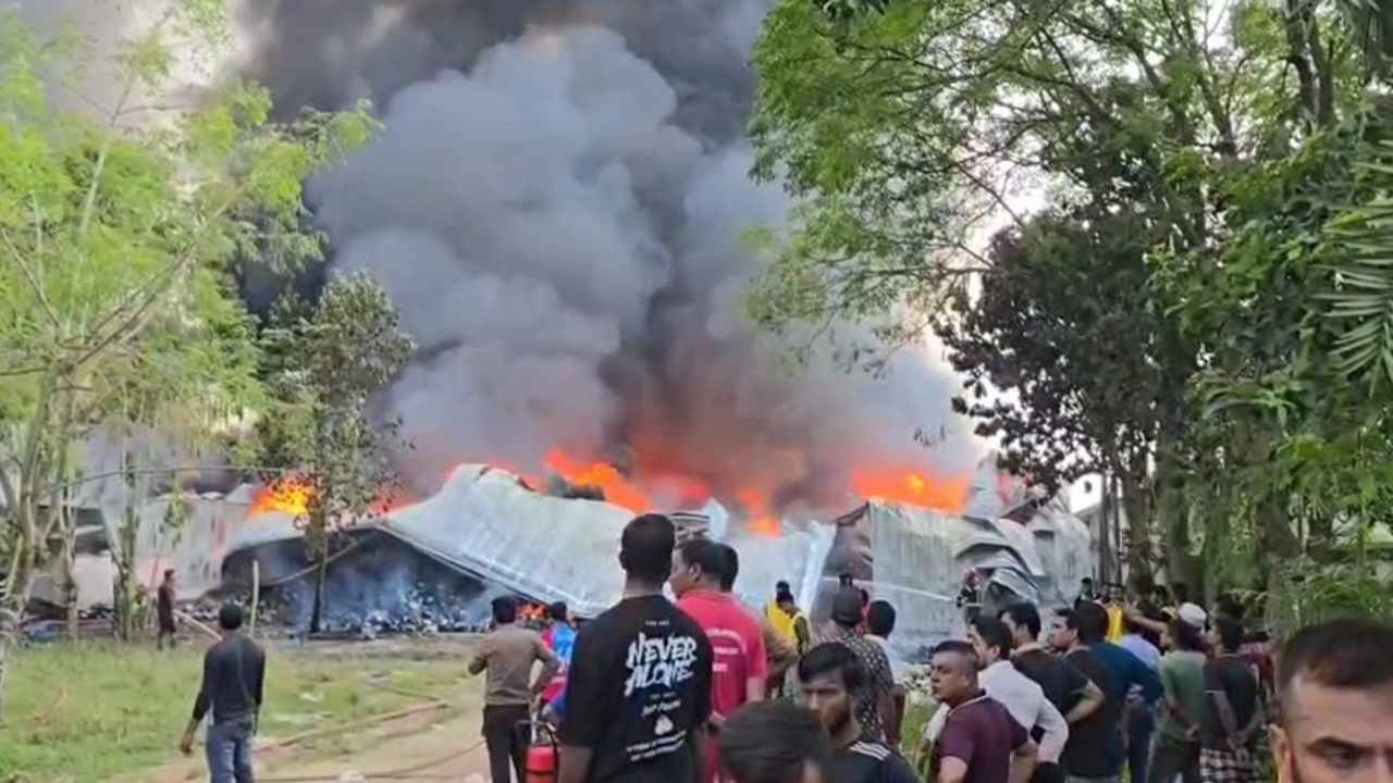 গাজীপুরে সুপ্রিম গার্মেন্টসের গুদামে আগুন, নিয়ন্ত্রণে ৮ ইউনিট