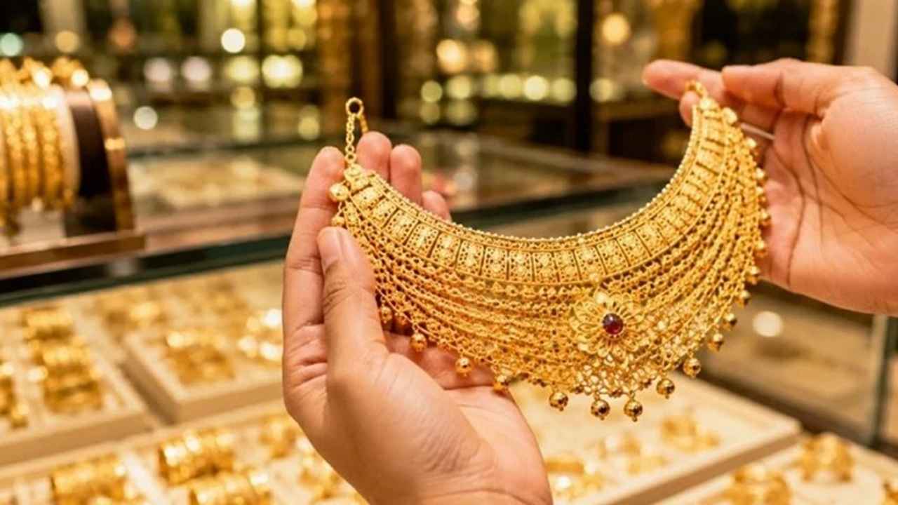 দেশের বাজারে আজ যে দামে বিক্রি হচ্ছে স্বর্ণ