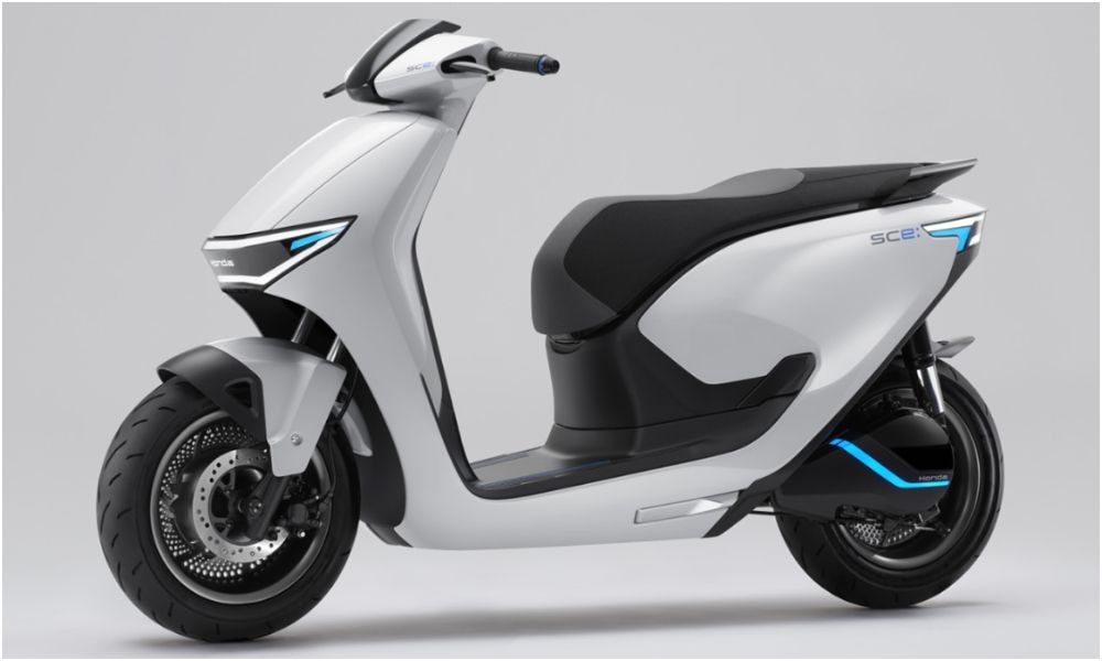 honda_sc_e_electric_scooter_concept_debuts_with_swappable_batteries_japan_mobility_show_2023_carandbike_1_549d91a413
