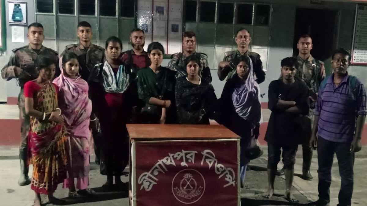 ঝিনাইদহ সীমান্তে ৩ ভারতীয় নাগরিকসহ আটক ৯