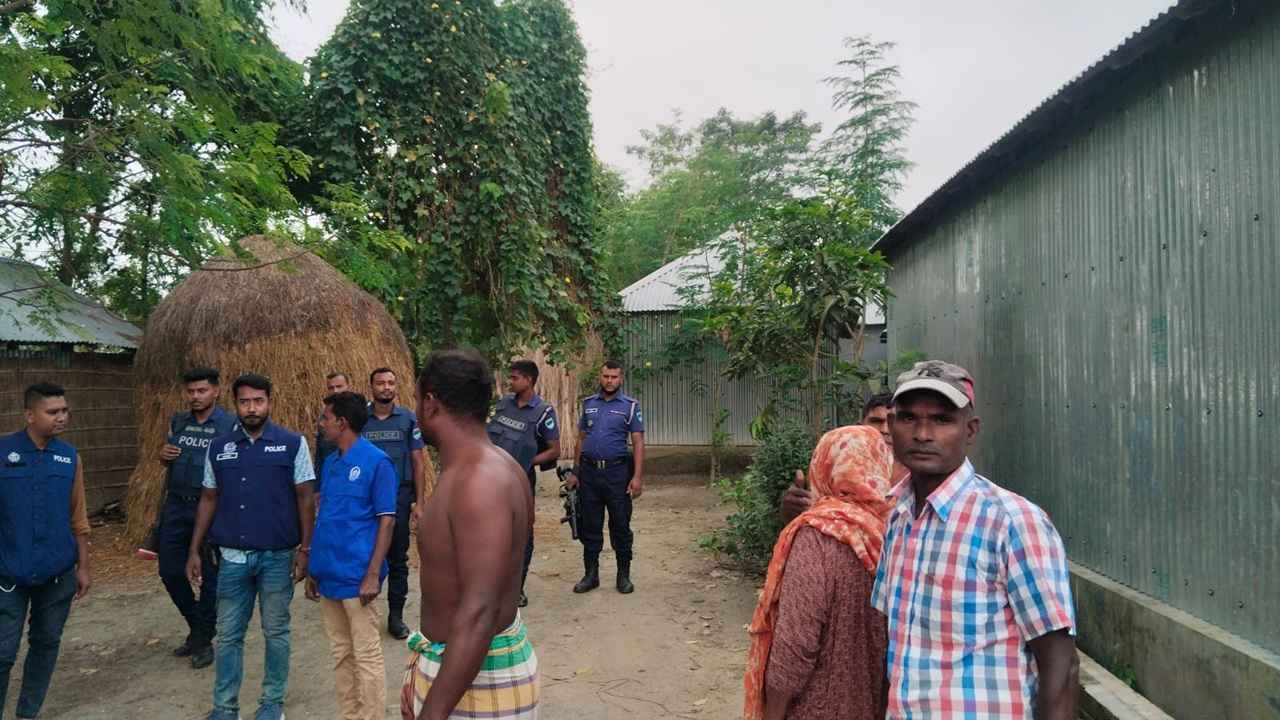 অপরাধ দমনে পদ্মার দুর্গম চরে পুলিশের সাঁড়াশি অভিযান, গ্রেপ্তার ২৫