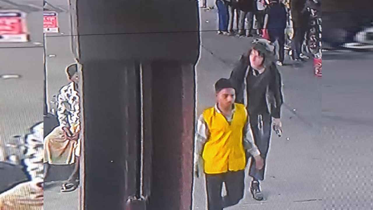 সিসি ক্যামেরায় ধরা পড়ল জার্মান পর্যটকের ব্যাগ চুরির দৃশ্য
